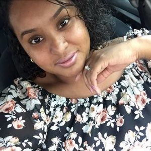 Meet your Posher, Beatriz