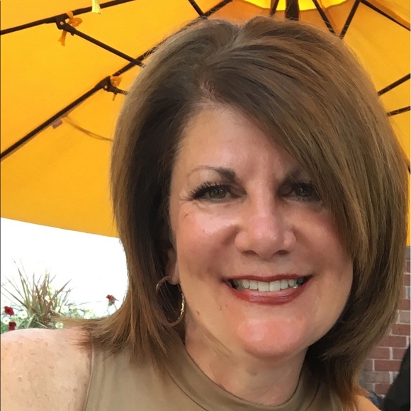 Meet your Posher, Elaine - Picture 1 of 1