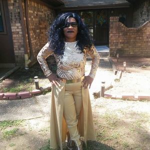 Meet your Posher, Crystal