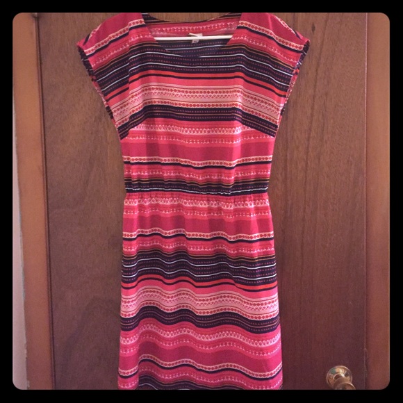 Merona Dresses & Skirts - FINAL PRICE🌟Beautiful striped dress🌟