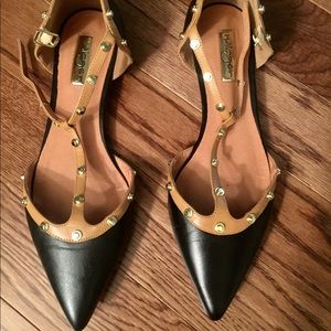 Halogen Black Leather Pointy Toe Flats