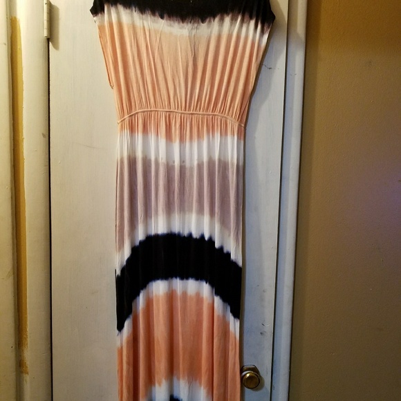 Dress - Picture 2 of 4