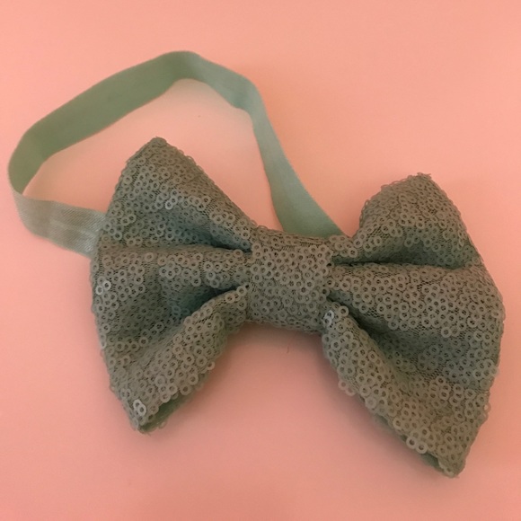 Little Girl Accessories Necklace & Bow Photo Prop - Picture 5 of 6