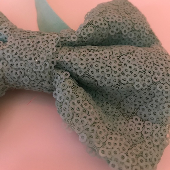 Little Girl Accessories Necklace & Bow Photo Prop - Picture 6 of 6