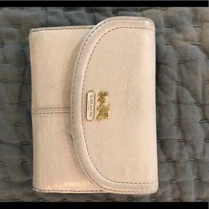 Coach wallet in cream