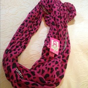 NWT Betsey Johnson Infinity Scarf