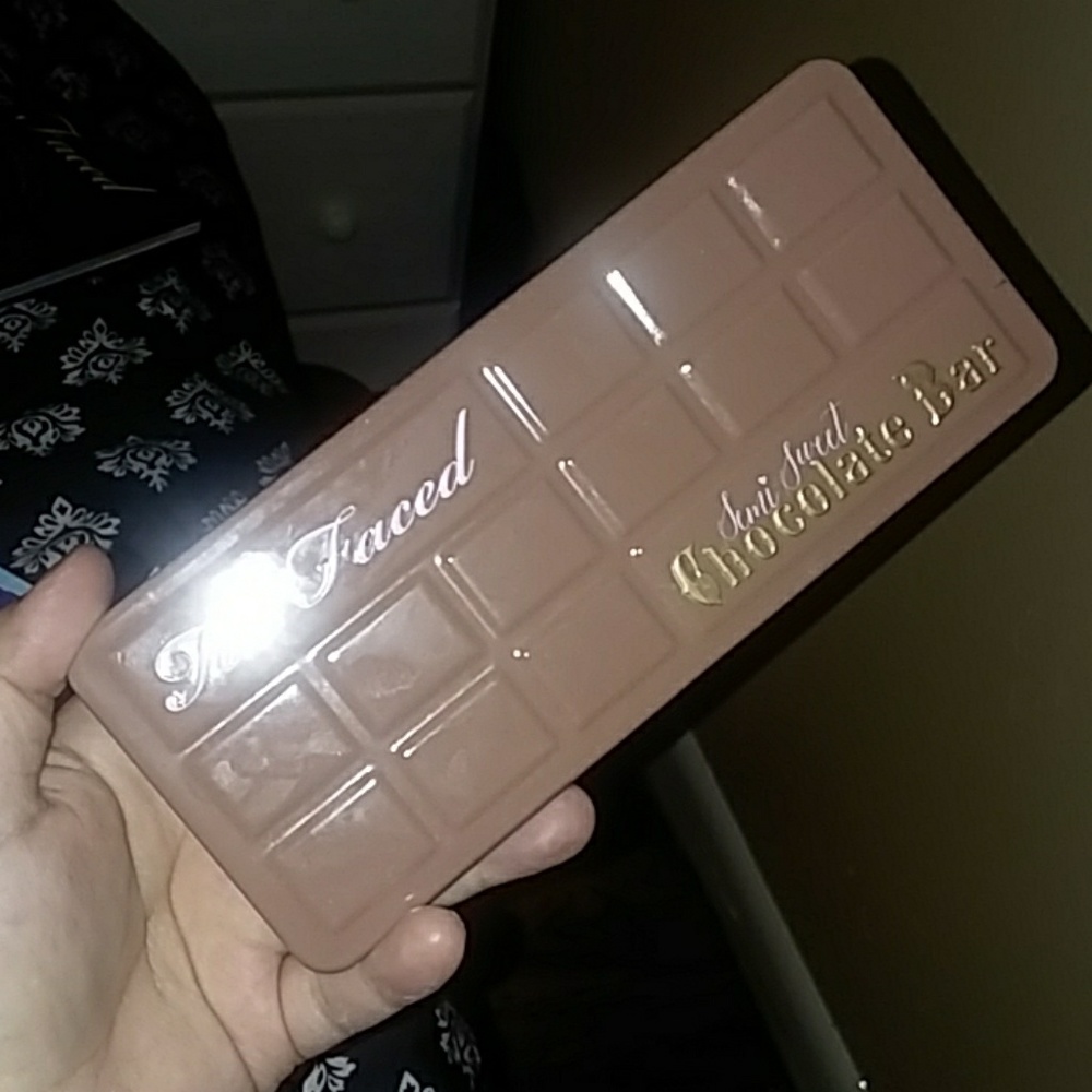 Too faced semi sweet chocolate bar palette used