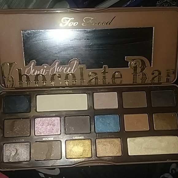 Too faced semi sweet chocolate bar palette used - Picture 4 of 4