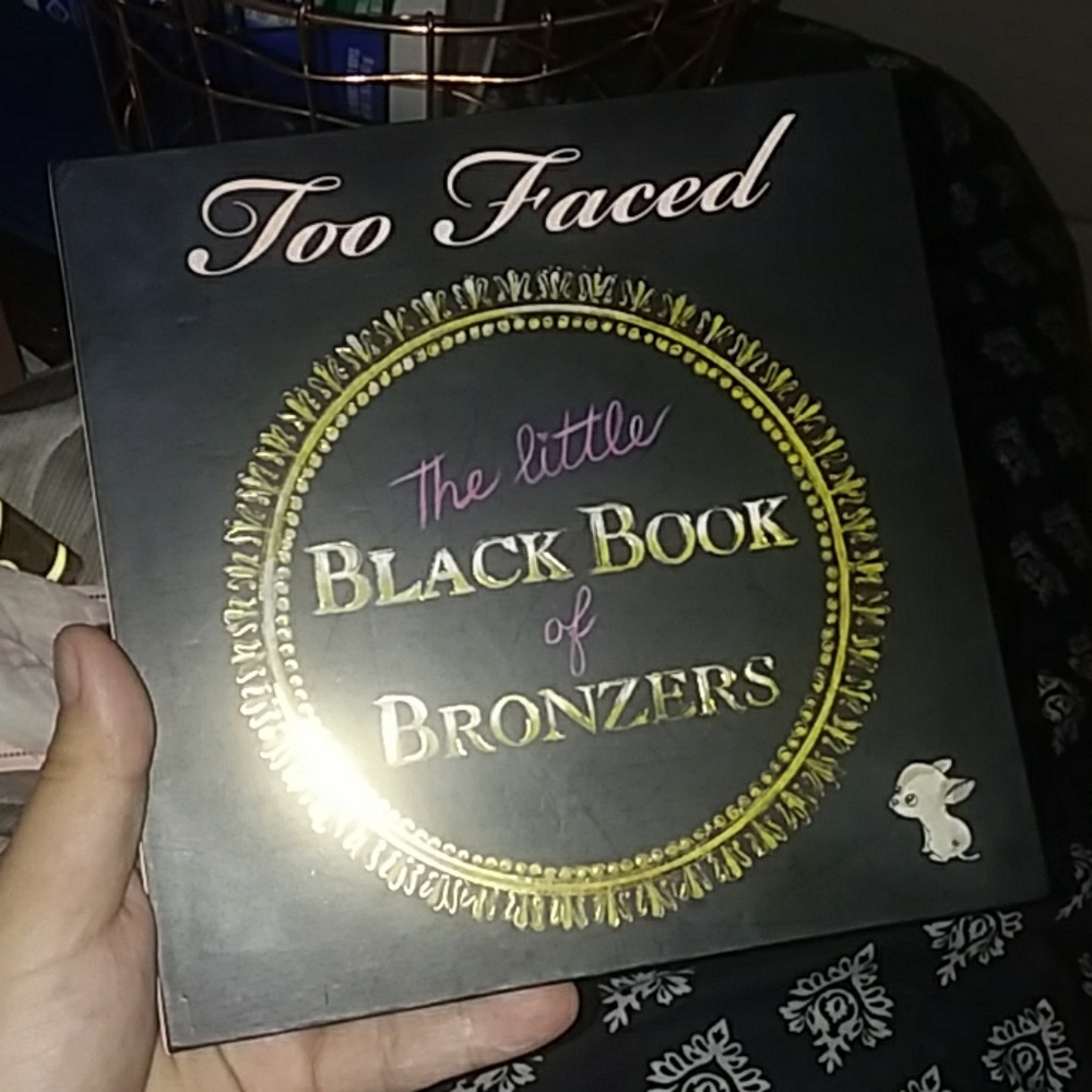 Too faced little black book of bronzerz