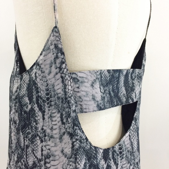 [ angl ] grey snake cut out swing dress back band - Picture 5 of 8