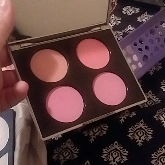 Tarina tarintino blush palette - Picture 2 of 3