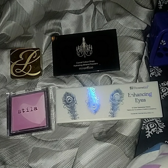 Makeup bundle - Picture 1 of 3