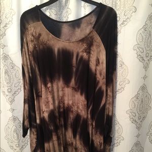 Tie dye like top. flattering off the shoulder fit.