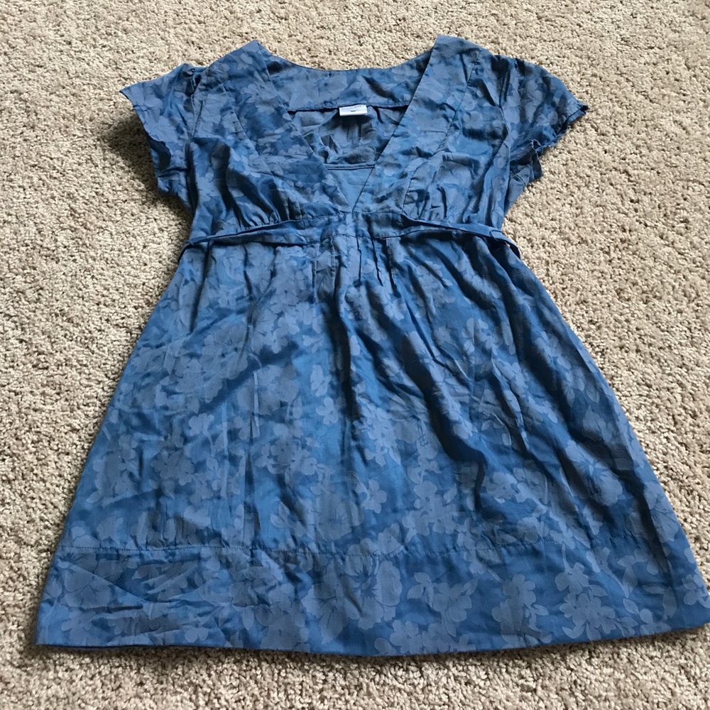 Motherhood Maternity 🤰 short sleeved v neck top