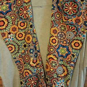 Lularoe one size leggings. .LEGGINGS ONLY