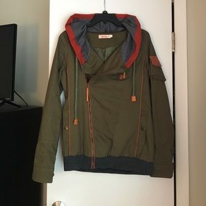 Hooded lightweight jacket. Size Lg