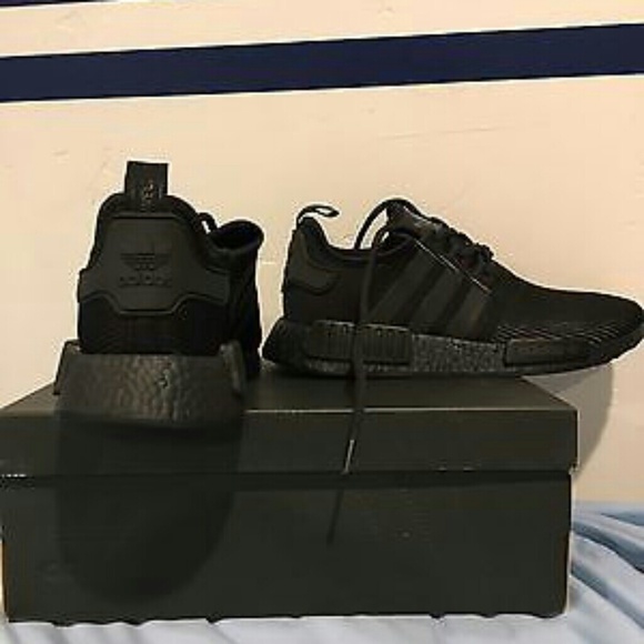 nmd triple black