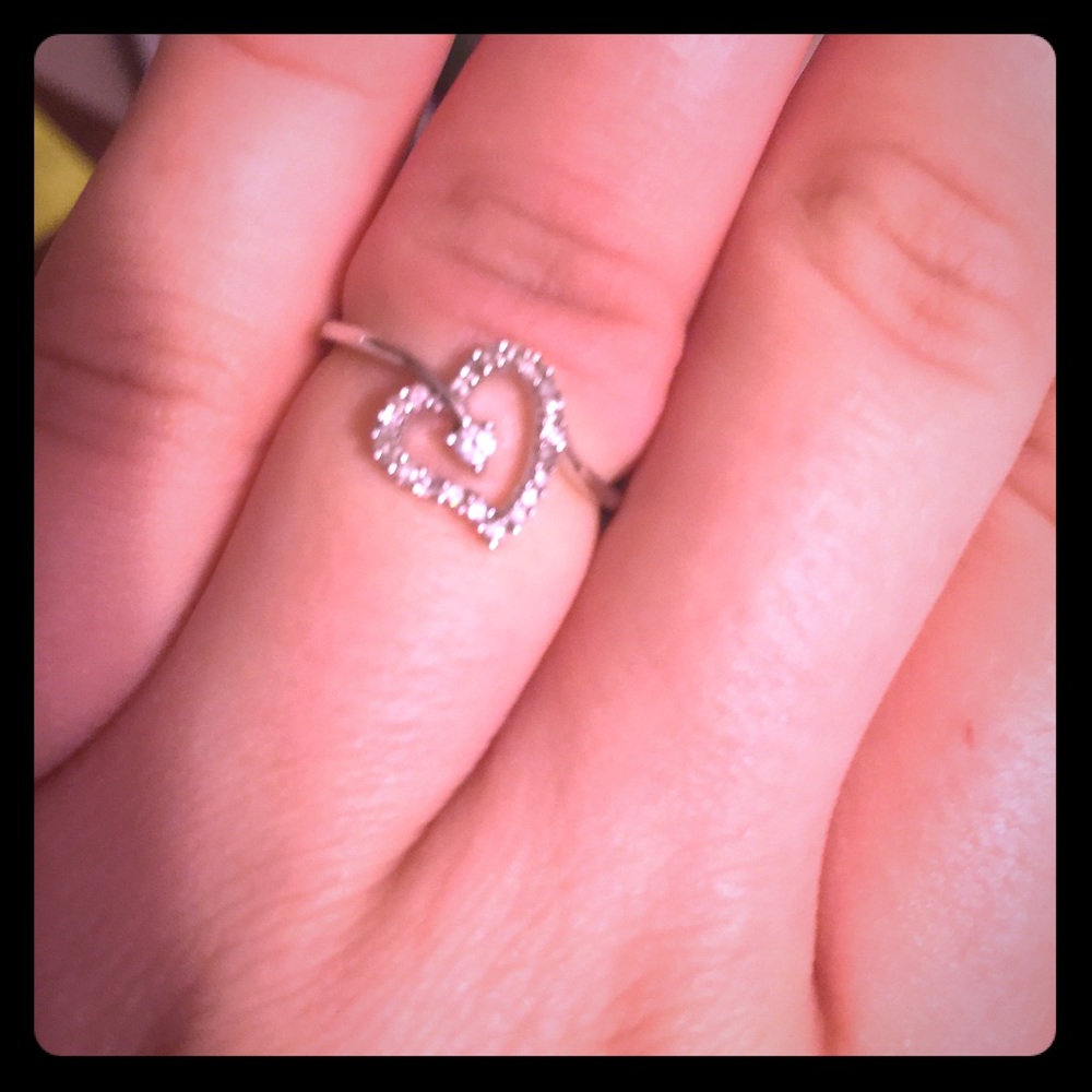 10k* white gold heart ring with diamonds OFFER