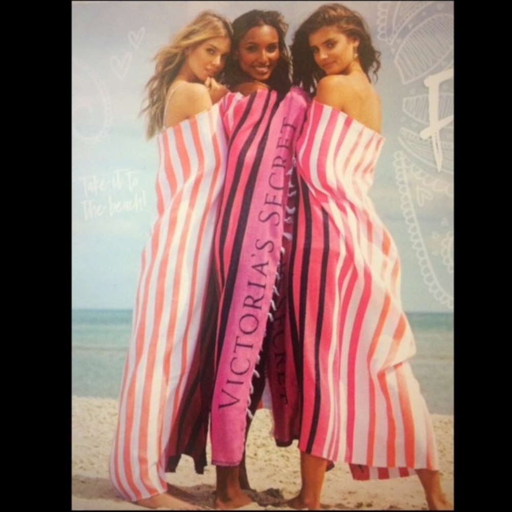 ❌SOLD ON Ⓜ️erc❌ VS Beach Blanket 💗