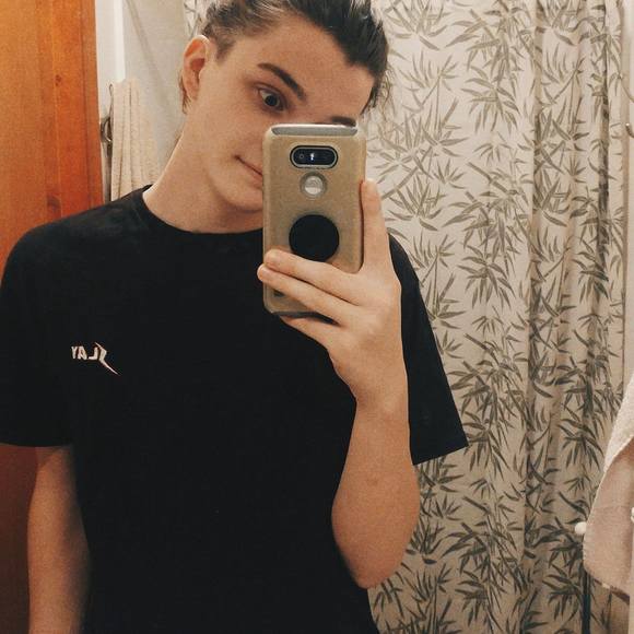 Meet your Posher, Logan - Picture 1 of 1