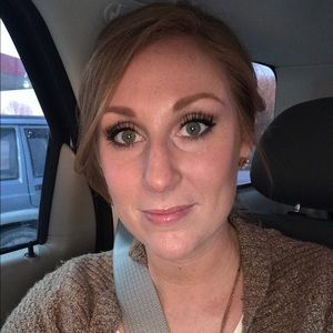 Meet your Posher, Becca
