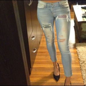 Distressed William B jeans size 25.