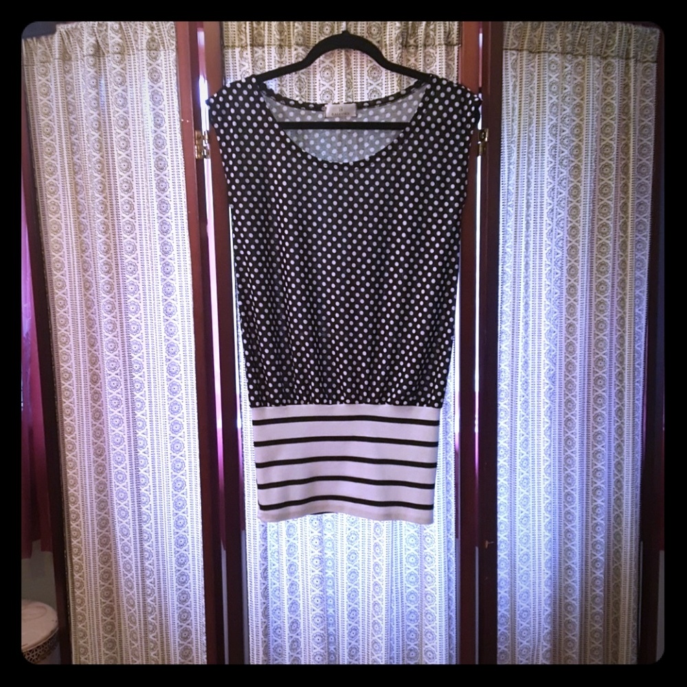 Polka dot/striped B&W long top. Baluoke brand.