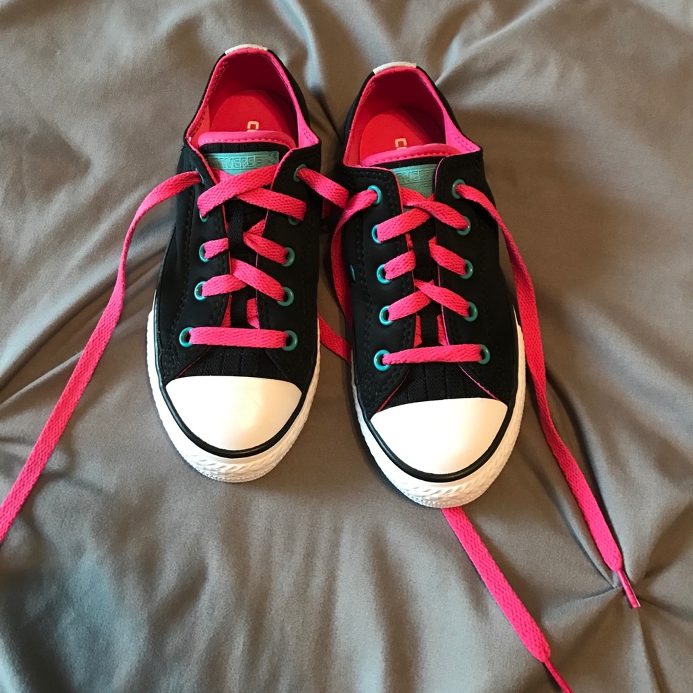 Girls converse sneaker