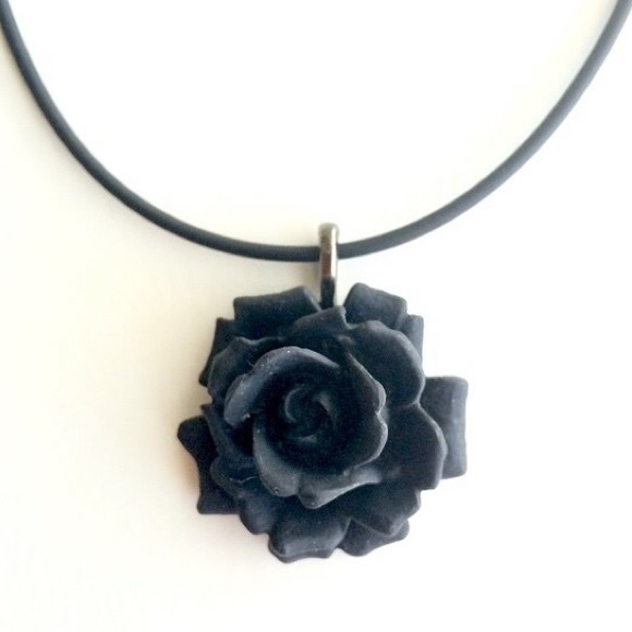 RESIN FLOWER PENDANTS (VARIETY) - Picture 4 of 4