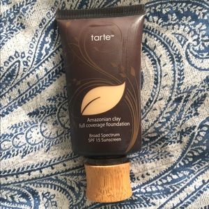 Tarte Amazonian Clay Foundation in Light Sand