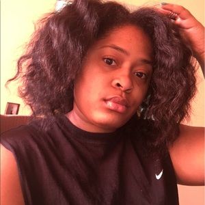 Meet your Posher, Sheyna