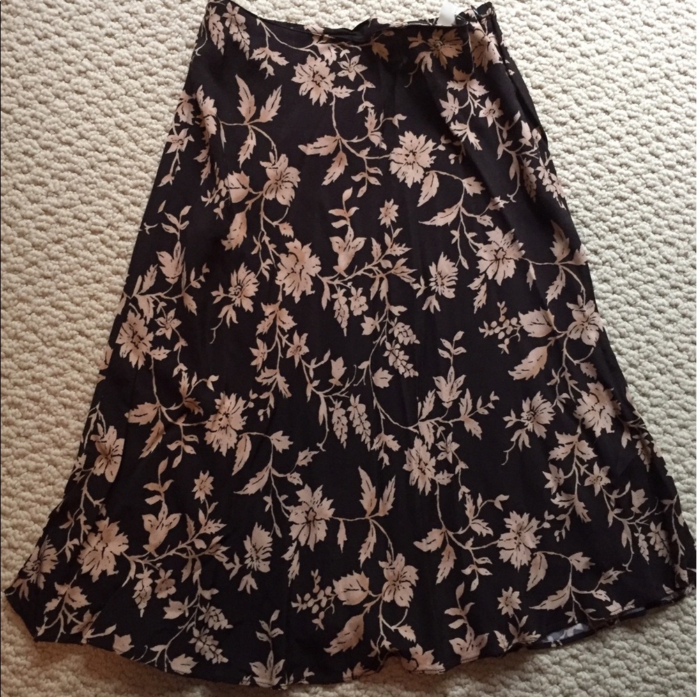 Express skirt. BNWT. XS.
