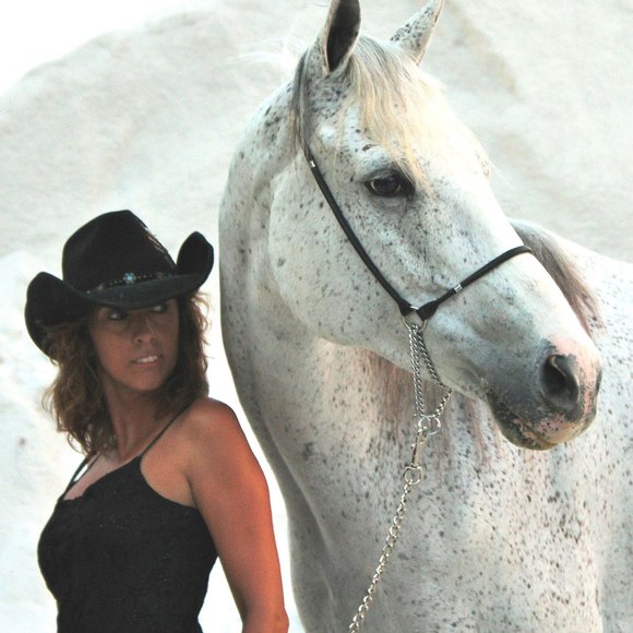 Meet your Posher, Monica - Picture 1 of 1