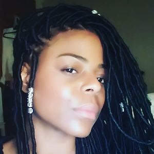 Meet your Posher, Yasmin