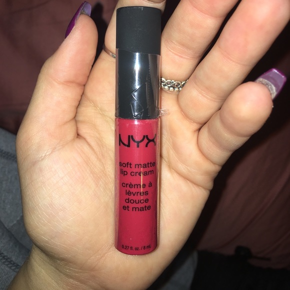 NYX soft matte lip cream in Amsterdam - Picture 1 of 3