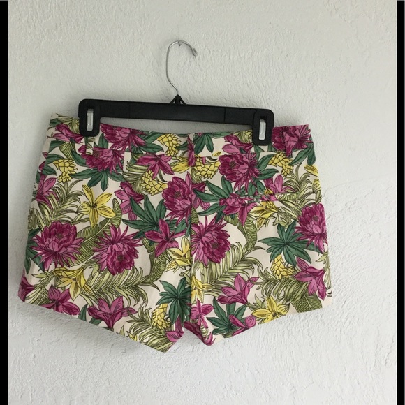 Floral print shorts, H&M, sz 8 - Picture 2 of 4