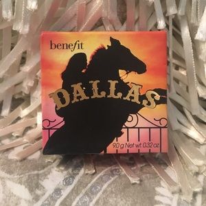 Benefit Dallas Bronzer