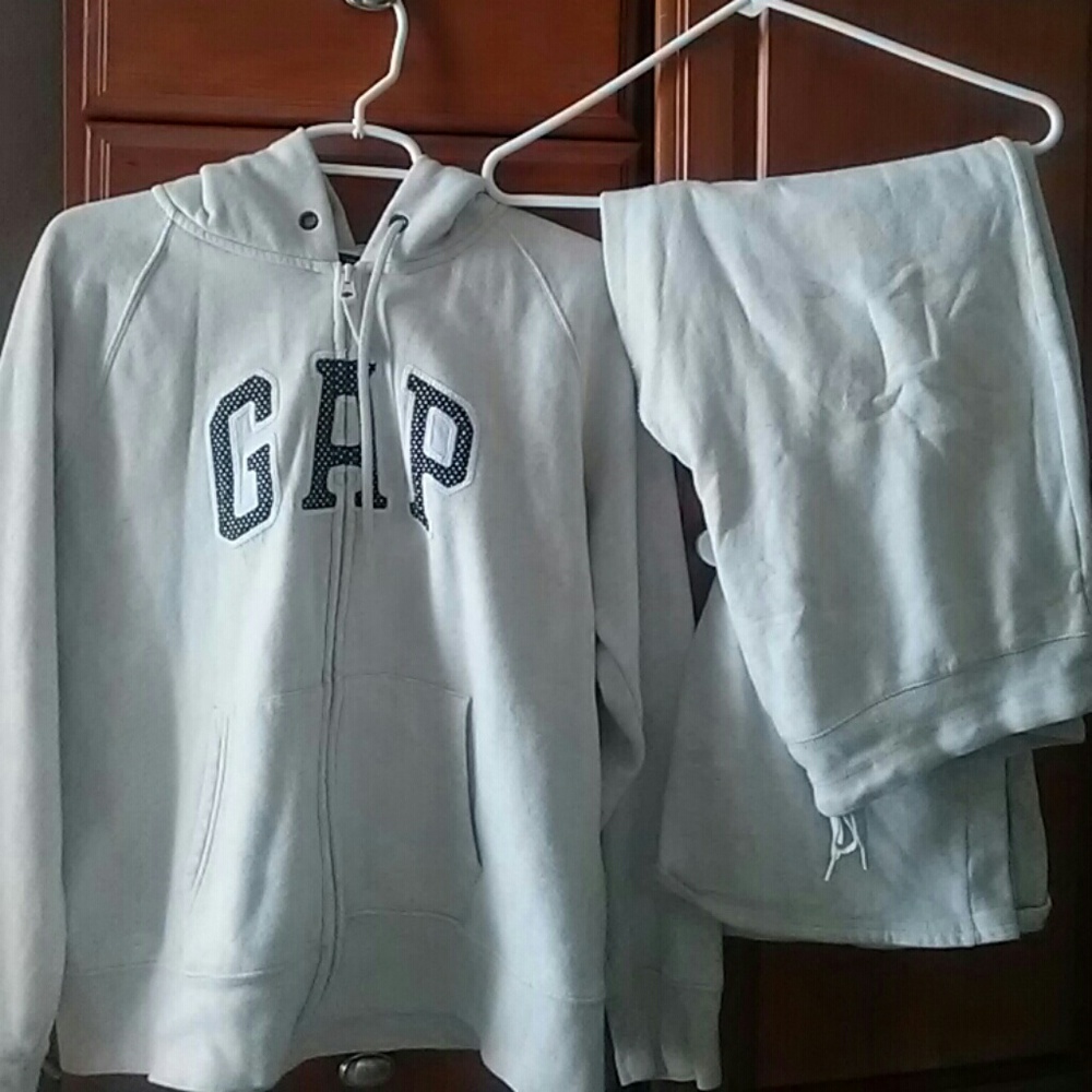 Gap sweats