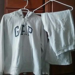 Gap sweats