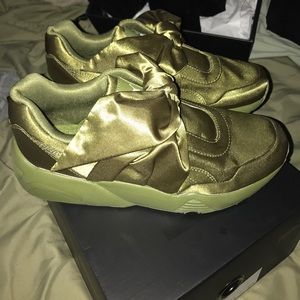 Fenty bow sneakers olive size 7