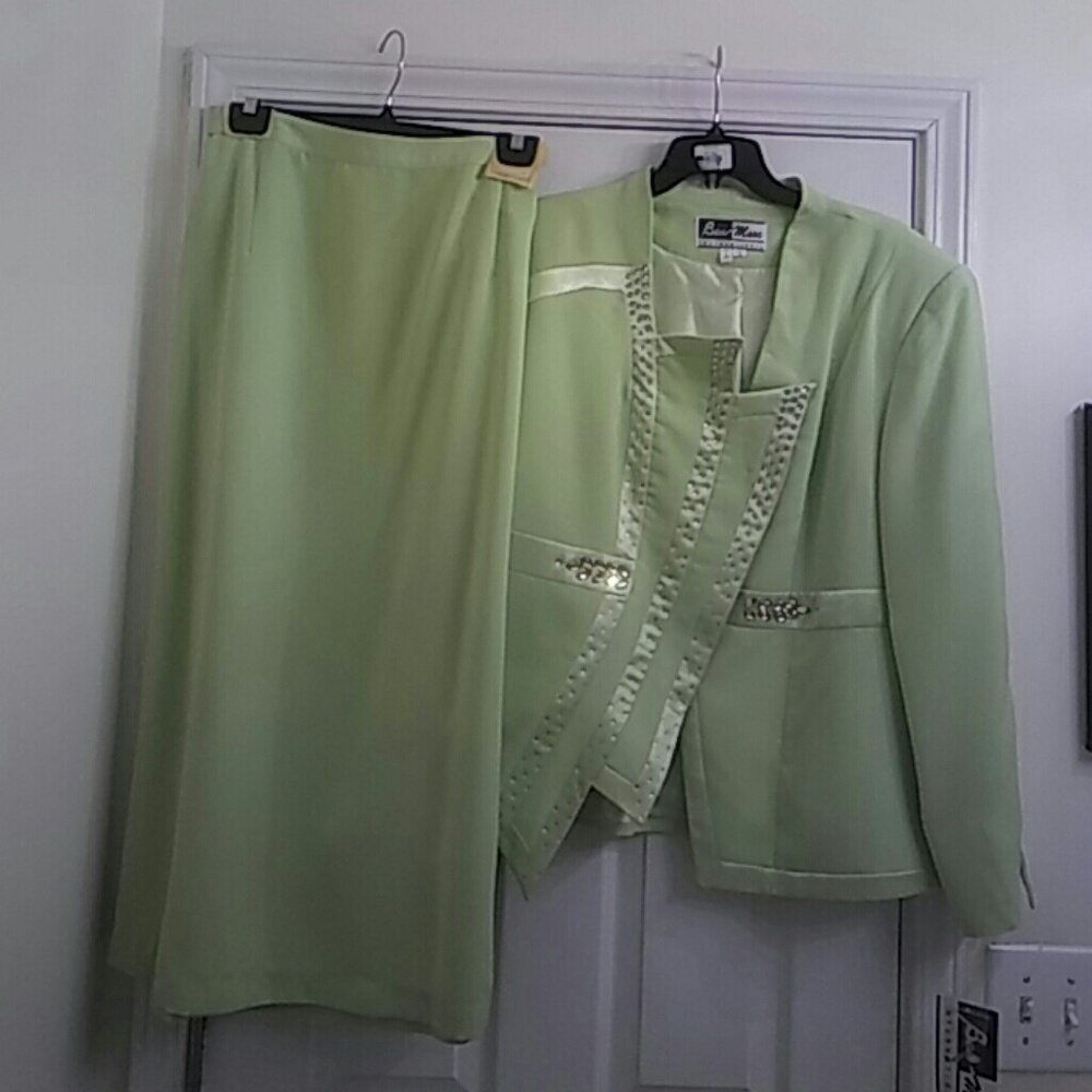 2 pc. Woman Skirt Suit