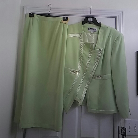 2 pc. Woman Skirt Suit - Picture 1 of 1