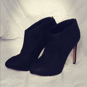 NINE WEST Navajoe Bootie, Black Suede, Size 5.5