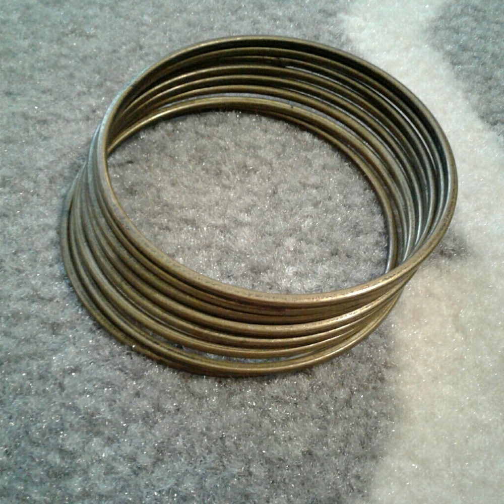 8 Bracelets