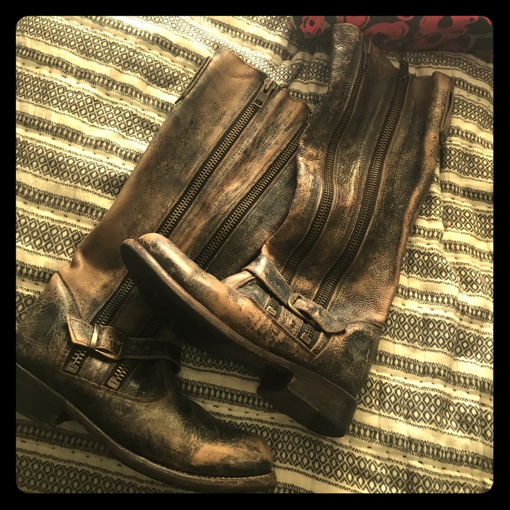 Distressed leather bedstu boots!