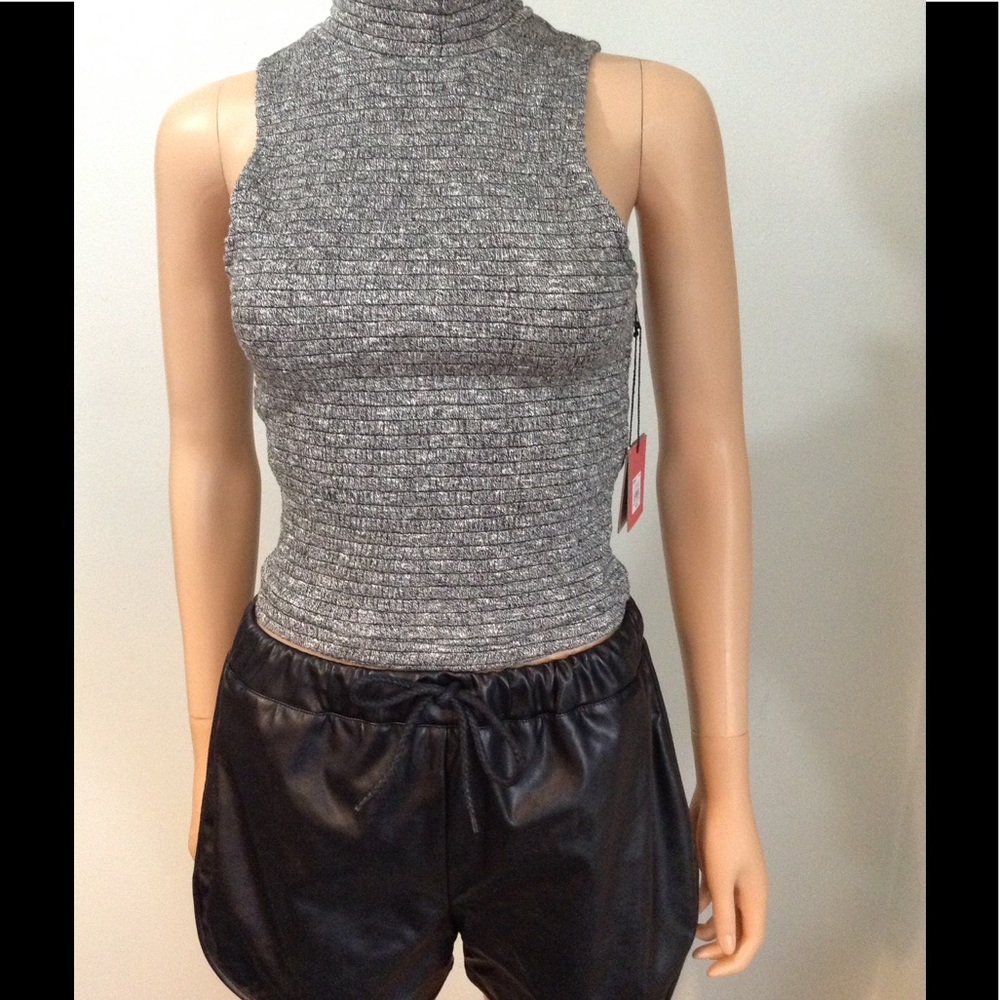 Smocked Crop Top - Picture 5 of 8
