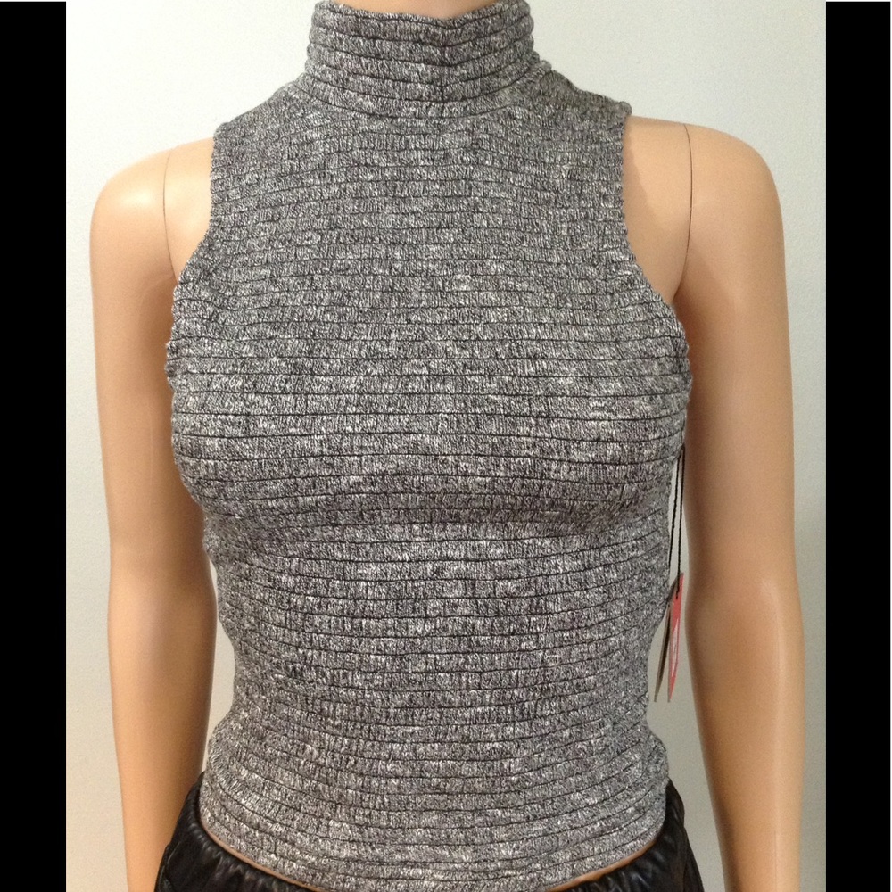 Smocked Crop Top - Picture 3 of 8
