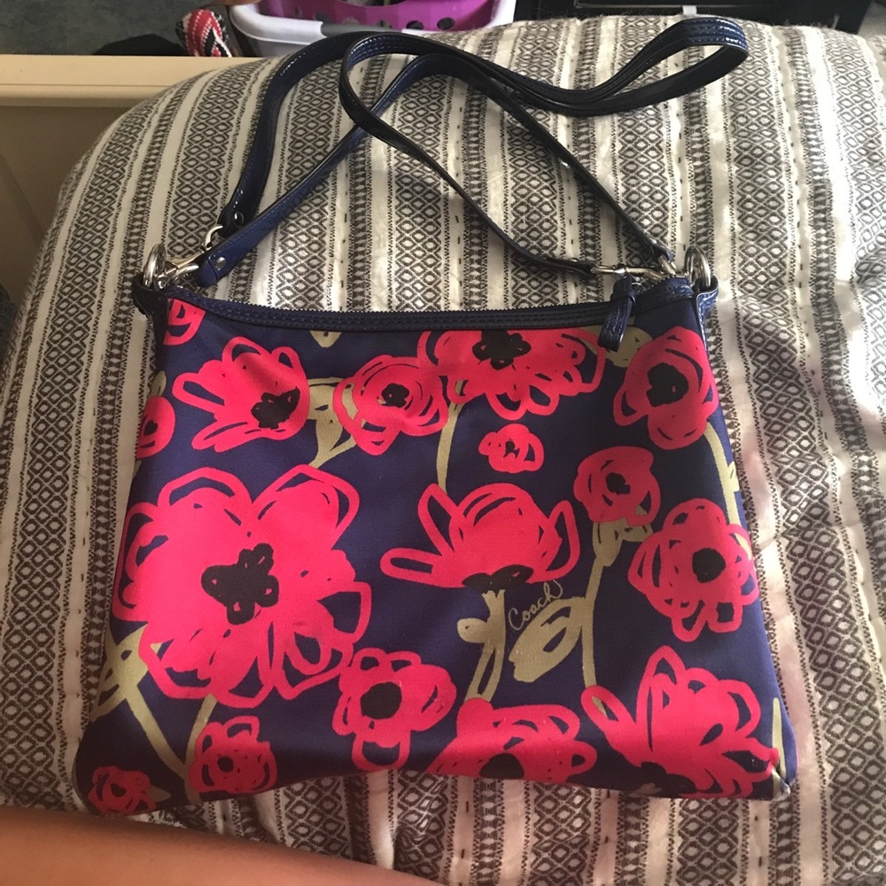 Coach poppy purse!