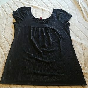 Cap sleeve, shimmery tee