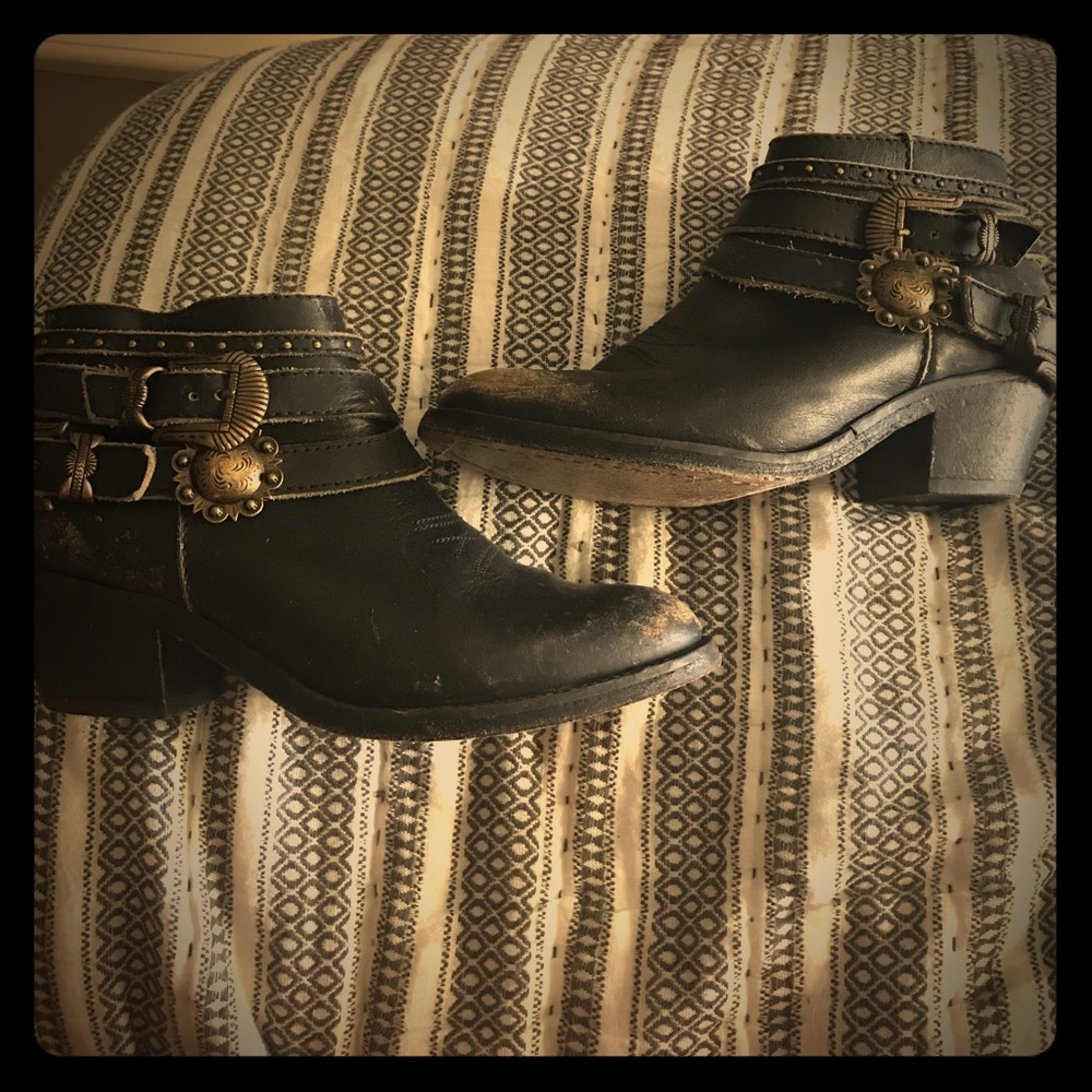 Corral black leather booties!